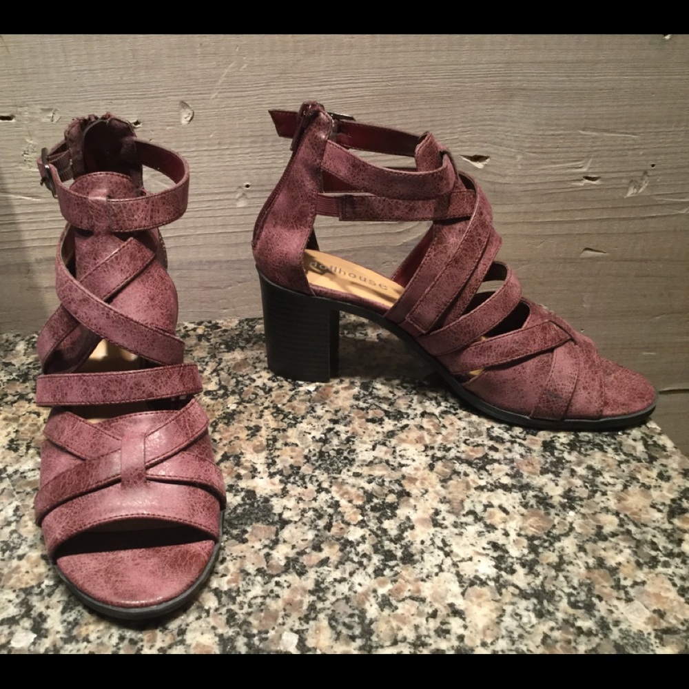 Plum Dollhouse Strappy Shoes Size 7.5